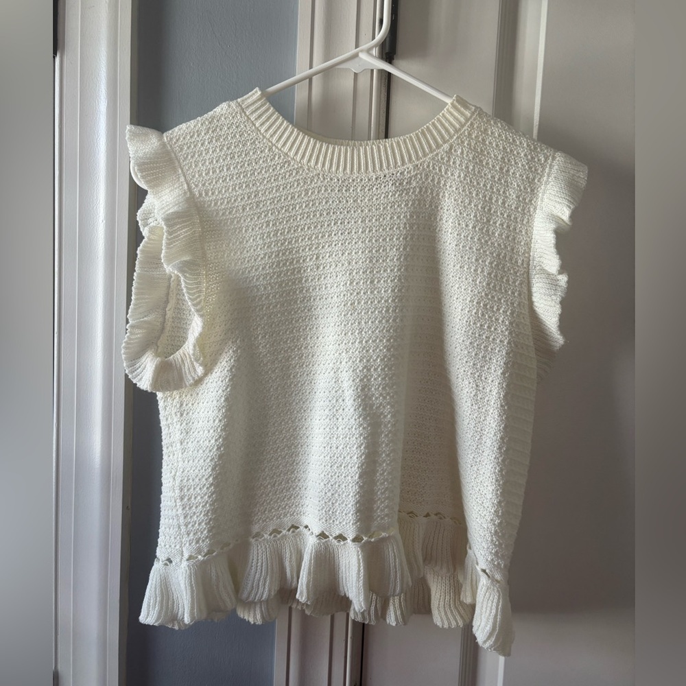 Andree by UNIT Ruffled Cropped Sweater